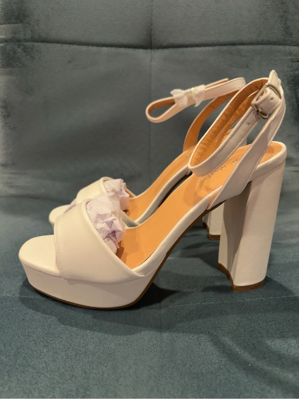 TOP Moda White Ankle-Strap Open-Toe Sandals